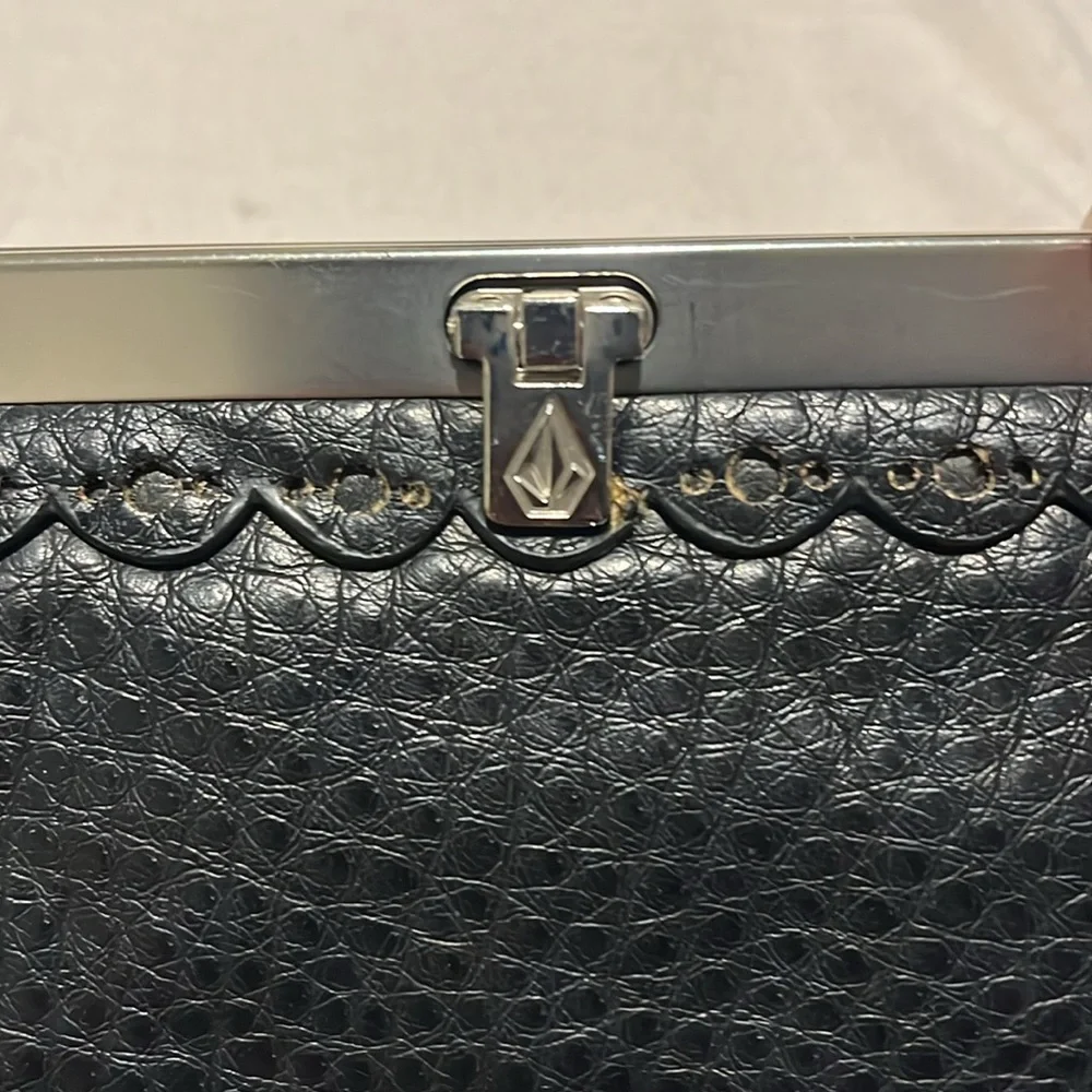 Volcom Wallet - Picture 3 of 5